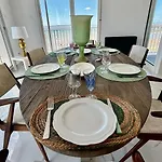 La Ligne Bleue Apartment *