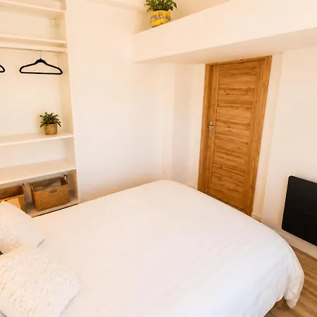 La Ligne Bleue Apartment *