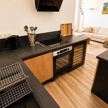 La Ligne Bleue Apartment *