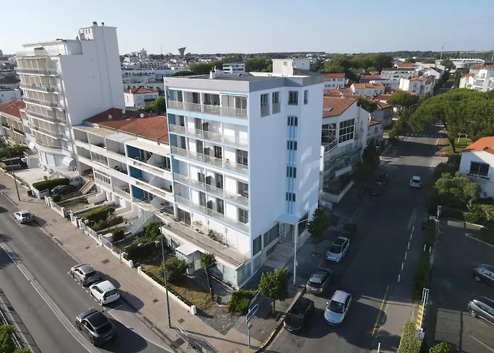 La Ligne Bleue Apartment *